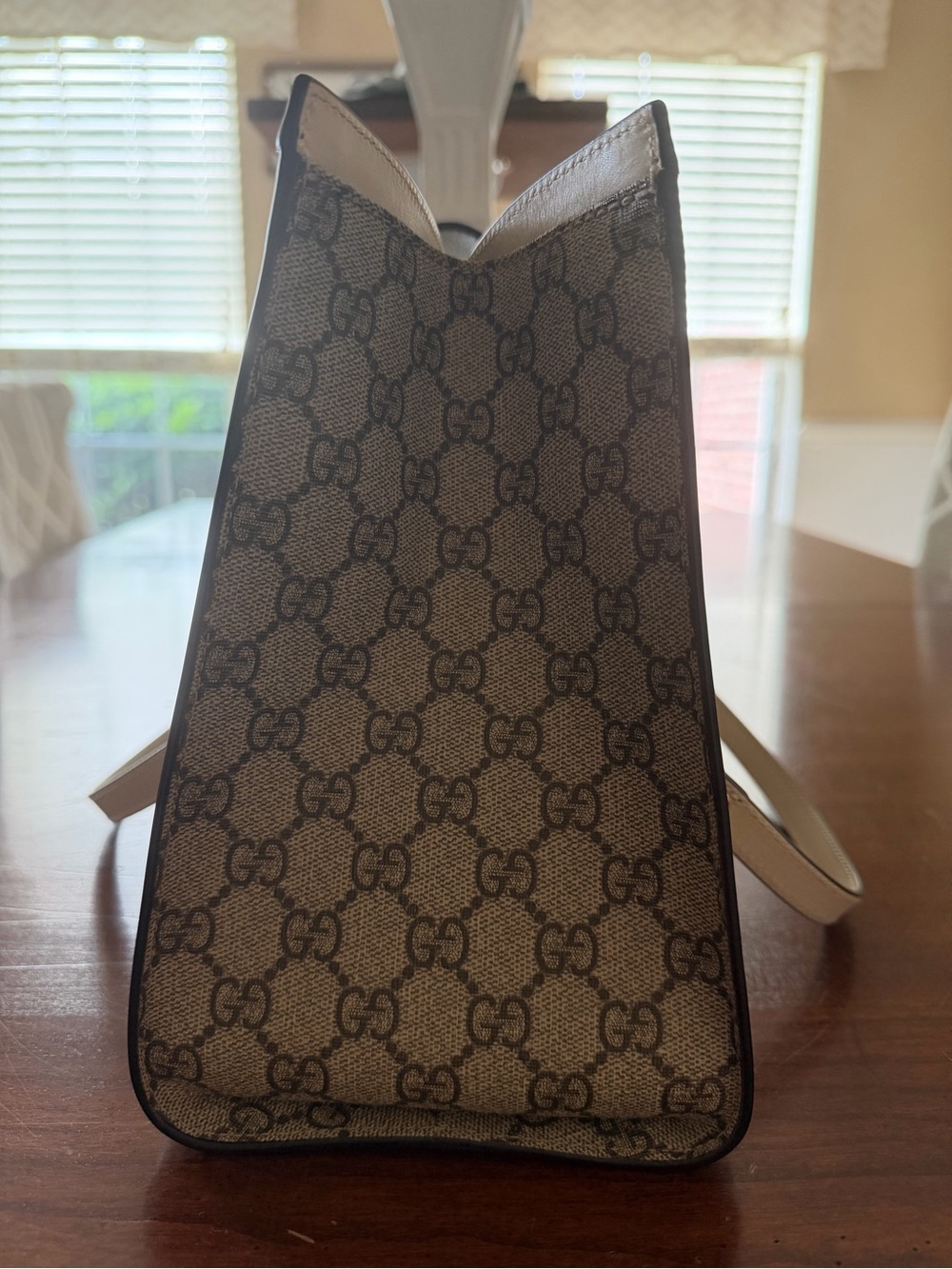 Gucci Padlock GG Supreme Tote - Picture 6 of 11